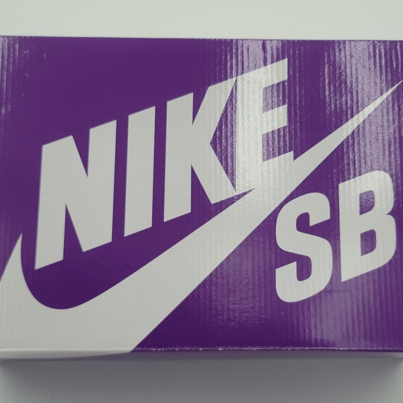 NIke Air Jordan 2 Retro Low SP - Picture 2 of 3